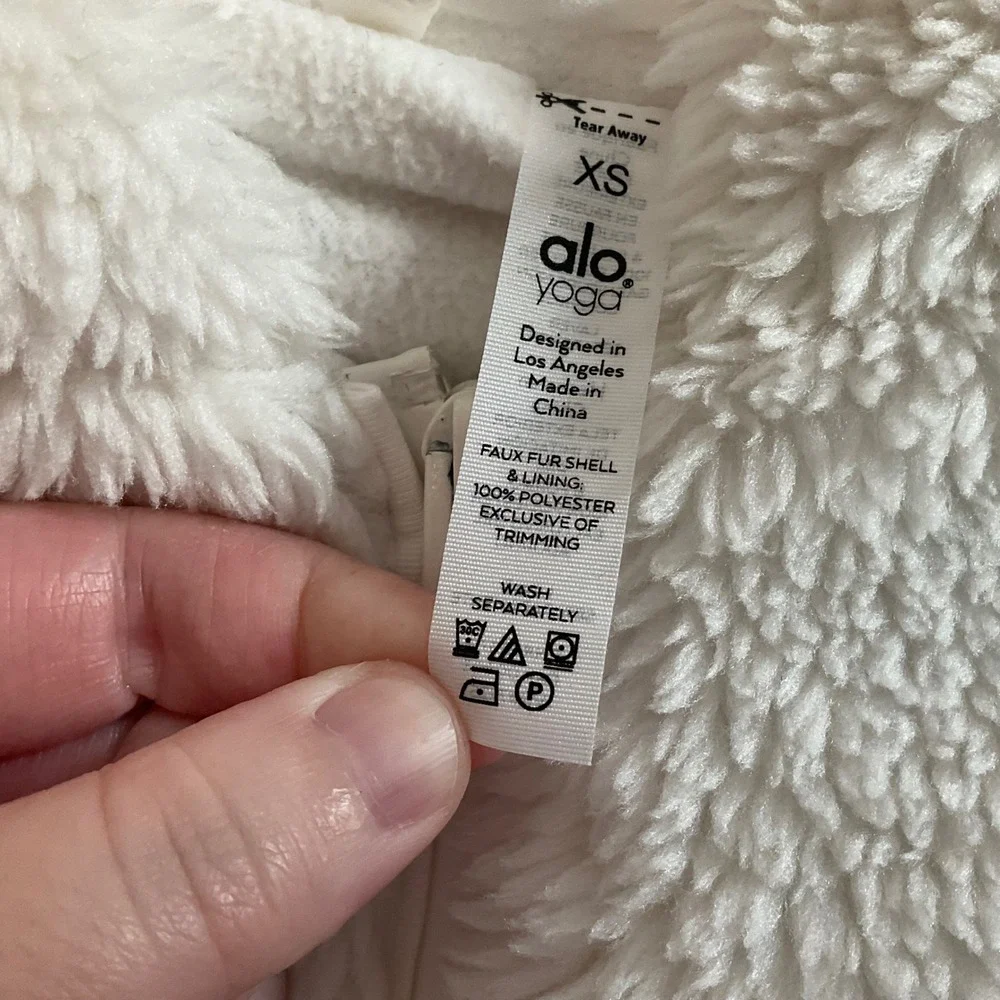 ALO Yoga White LA Cropped Sherpa Fleece Full Zip Hooded Jacket - XS Winter Warm